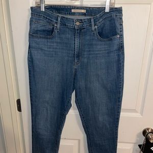 Levi’s high rise skinny Jean. Size 33